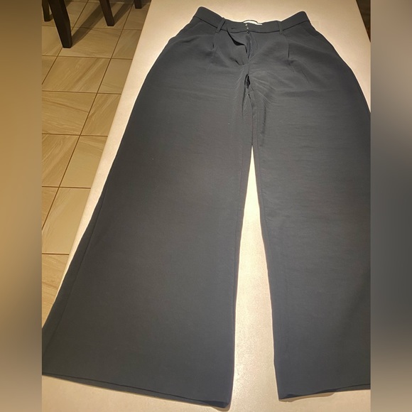 Abercrombie Premium Crepe Tailored Ultra Wide leg pant - Picture 6 of 8